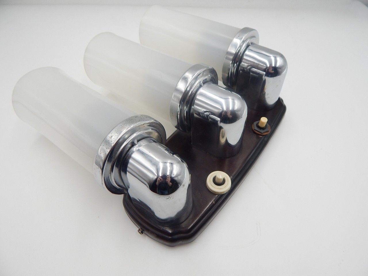 Bakelitová nástěnná lampička