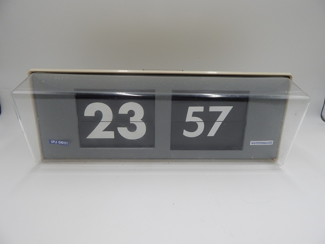 Pragotron - překlápěcí hodiny IPJ 061/1