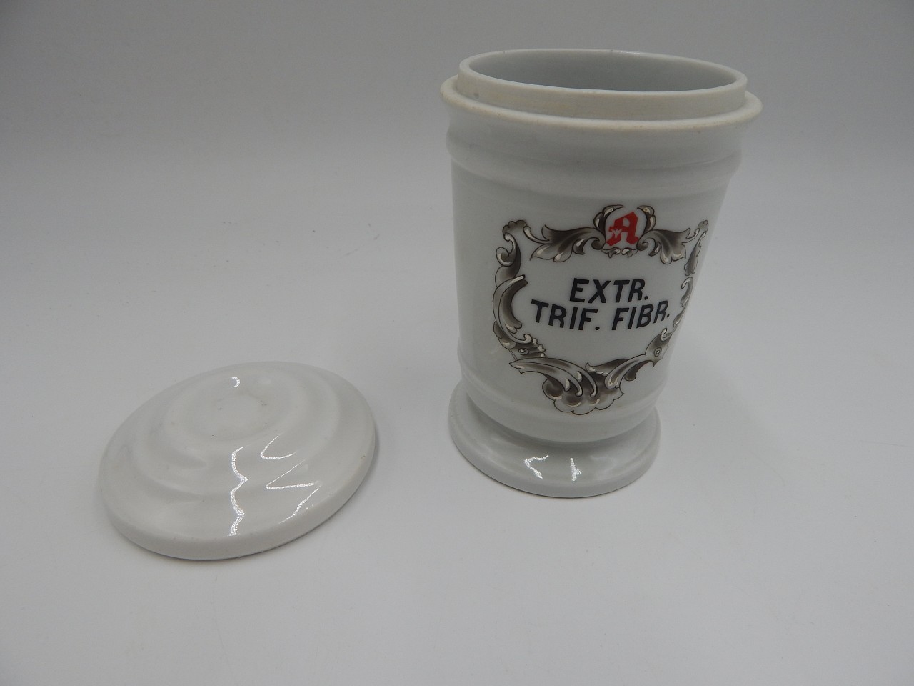 Porcelánová lékovka - Extr. trif.fibr