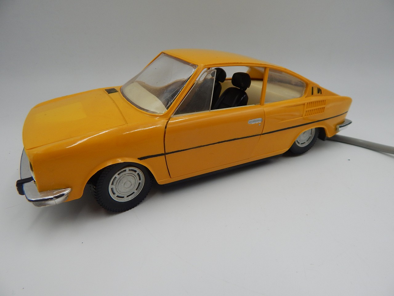 Škoda 110 R - na dálkové ovládání