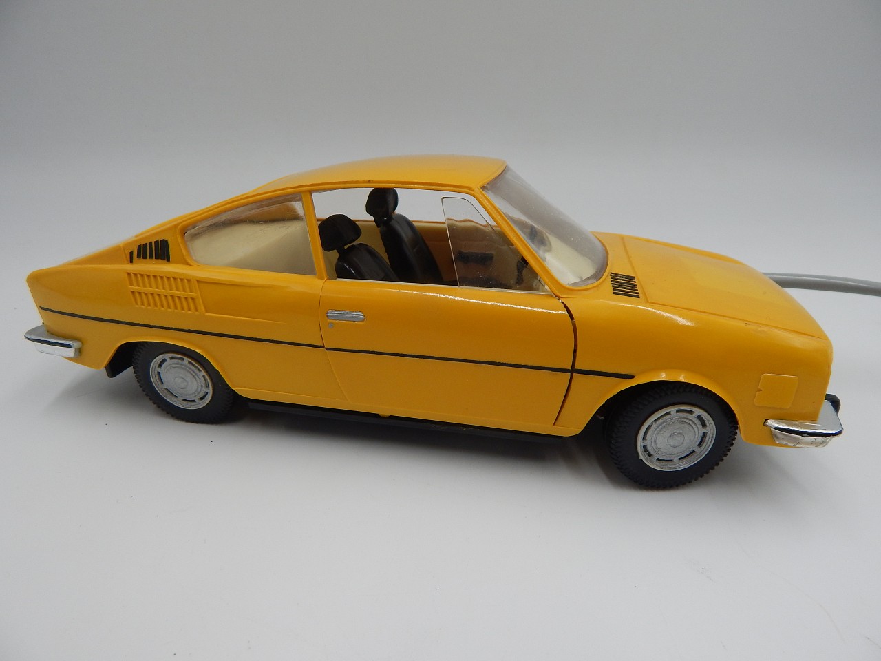 Škoda 110 R - na dálkové ovládání