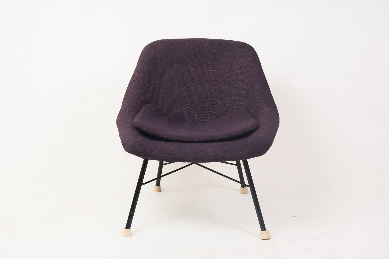 Skořepinové křeslo