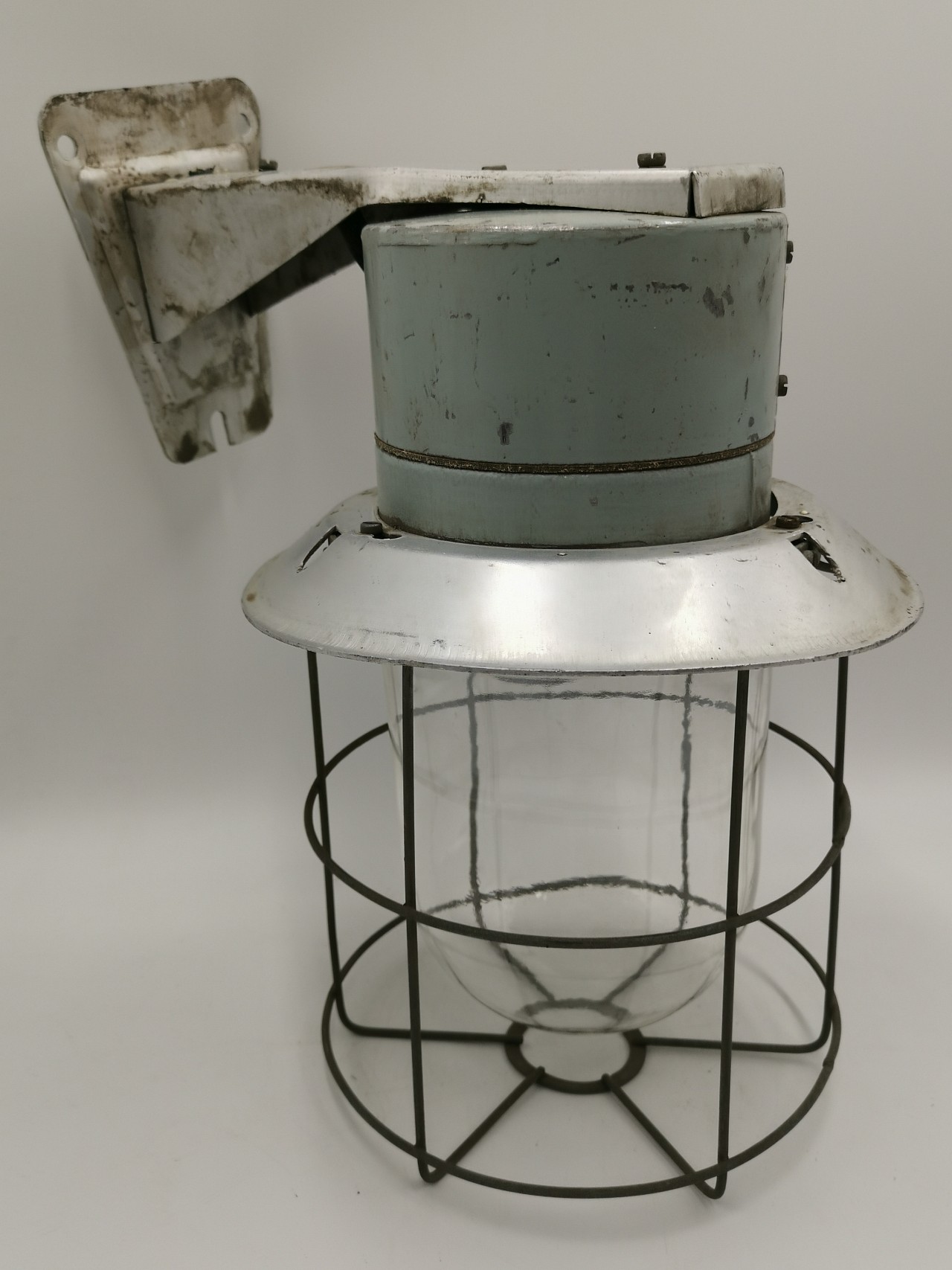 Industriální lampa