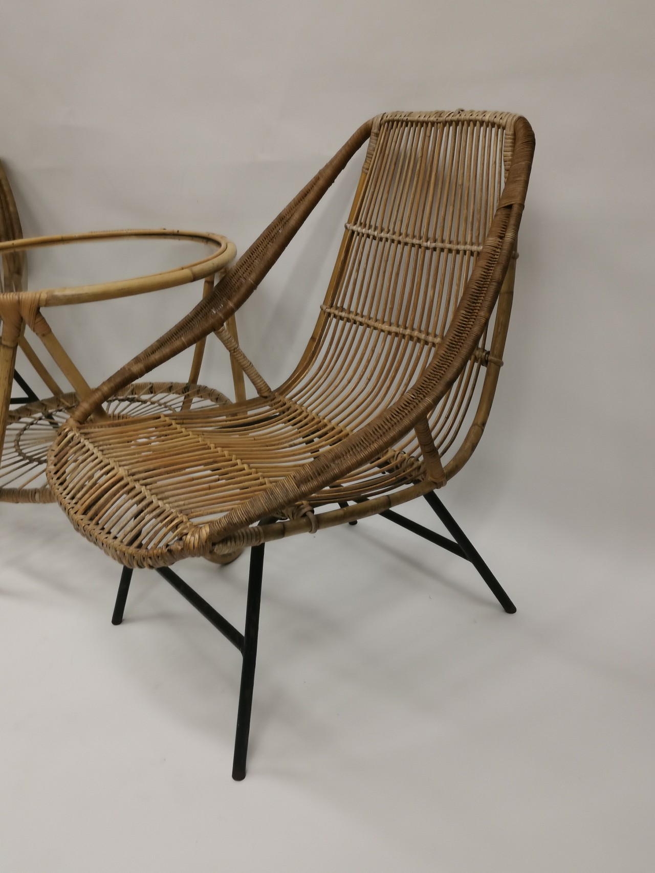 Ratanová křesla a stůl - Alan Fuchs