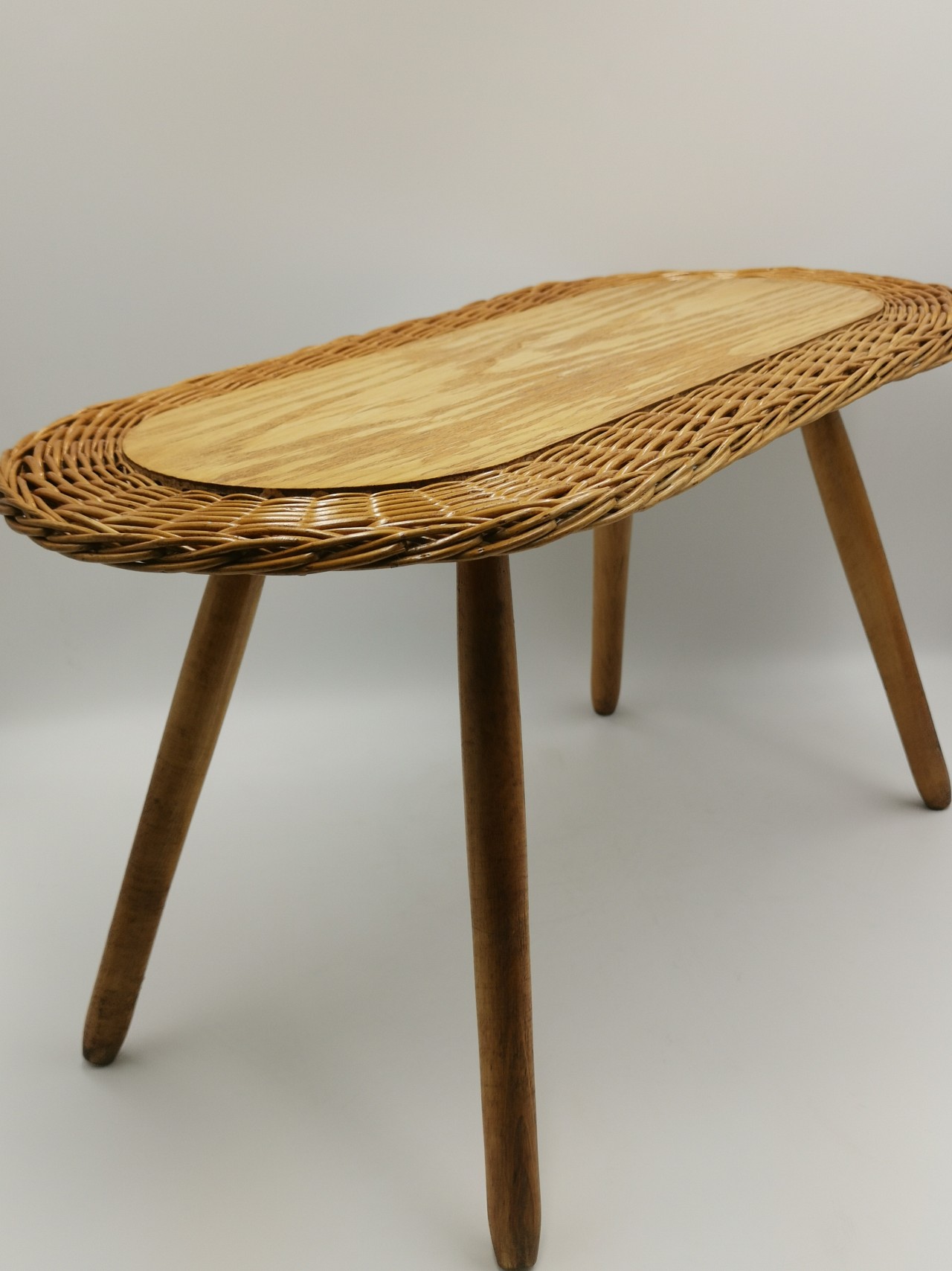 Stoleček na květiny