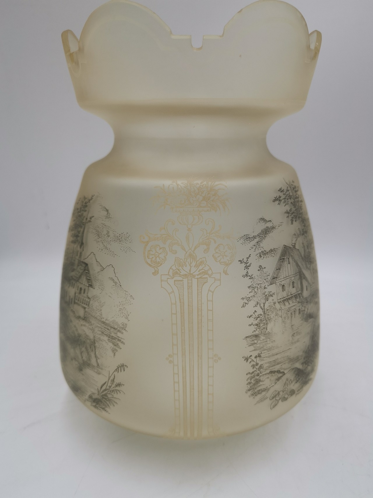 Zámecká petrolejová lampa