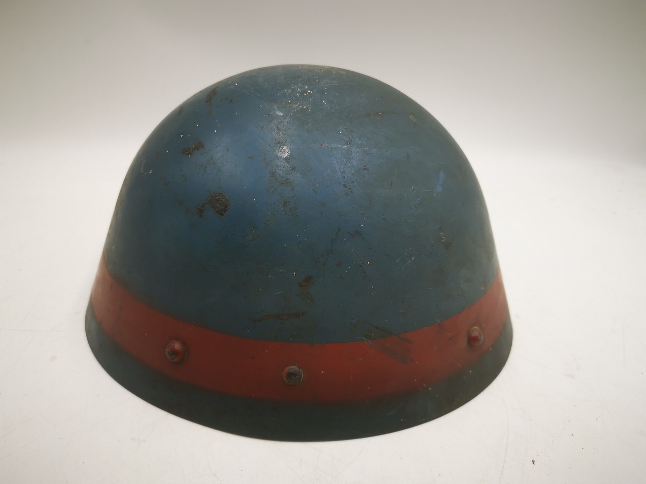 Stará helma přilba hříbek