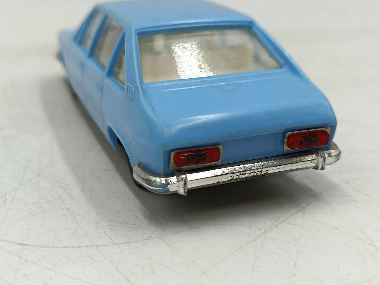 KDN - STARÁ HRAČKA - TATRA 613 - SV. MODRÁ